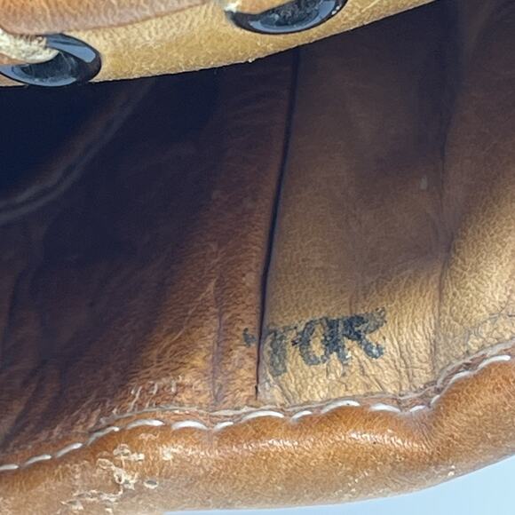 Wilson A2120 Japan Pro-Back 10R Darrell Evans Pro Model Snap Action Glove - Picture 12 of 14